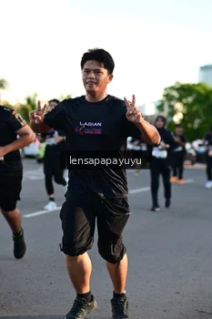 Runner Photo 1613192