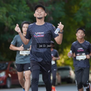 Runner Photo 1613210