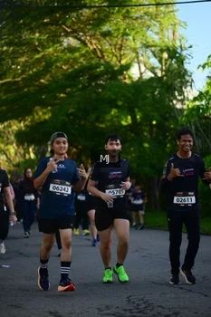 Runner Photo 1613254