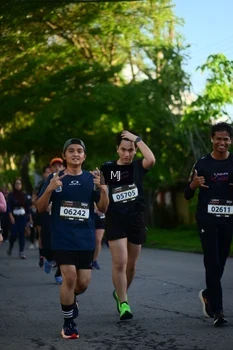 Runner Photo 1613270