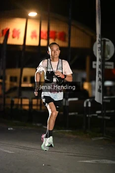 Runner Photo 1613280