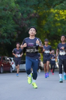Runner Photo 1613335