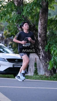 Runner Photo 1613354