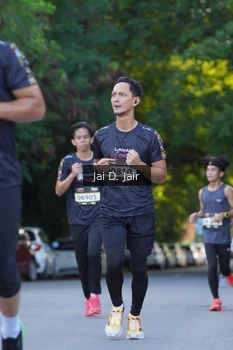 Runner Photo 1613394