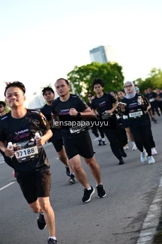 Runner Photo 1613418