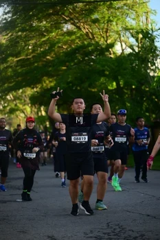 Runner Photo 1613433