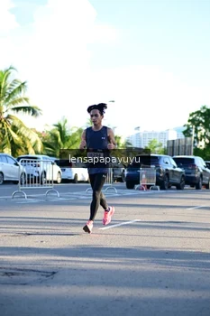Runner Photo 1613455