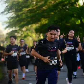 Runner Photo 1613597