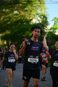 Runner Photo 1613746