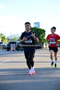 Runner Photo 1613788