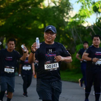 Runner Photo 1613810