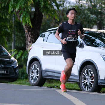Runner Photo 1613825