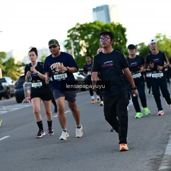 Runner Photo 1613836