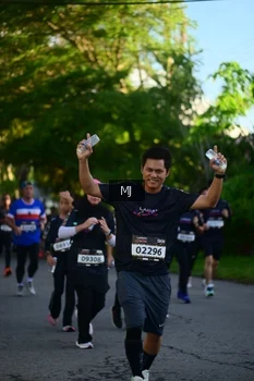 Runner Photo 1613890
