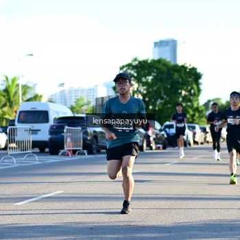 Runner Photo 1613946