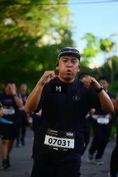 Runner Photo 1614058