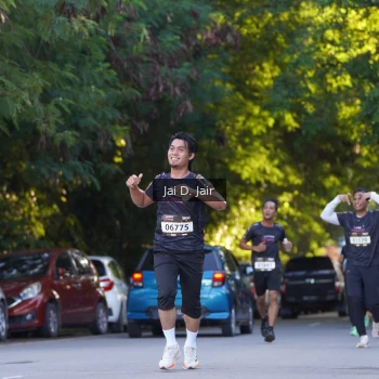 Runner Photo 1614094