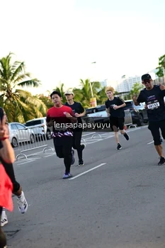 Runner Photo 1614109