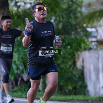 Runner Photo 1614132