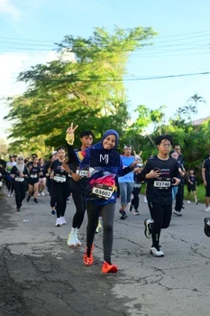 Runner Photo 1614202