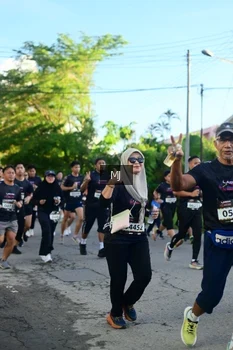 Runner Photo 1614235
