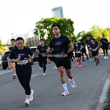 Runner Photo 1614275