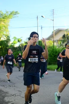 Runner Photo 1614295