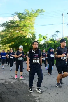Runner Photo 1614317