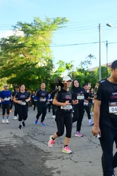 Runner Photo 1614320