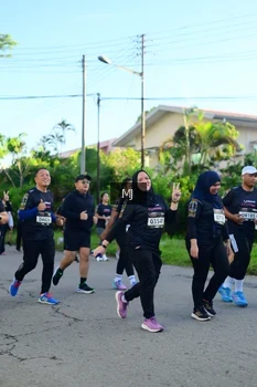 Runner Photo 1614335
