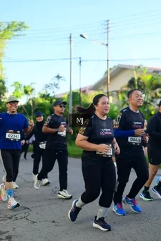 Runner Photo 1614361