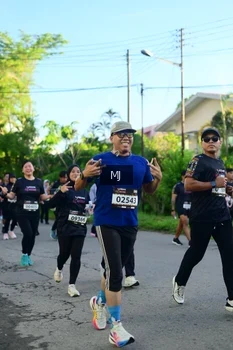Runner Photo 1614372