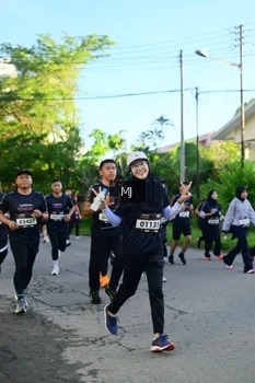 Runner Photo 1614417