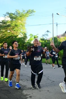 Runner Photo 1614453
