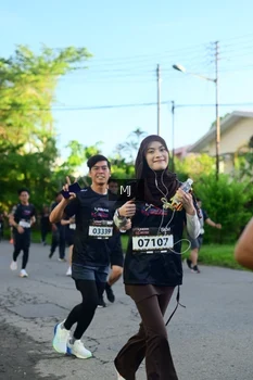 Runner Photo 1614485