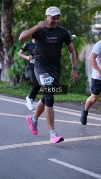 Runner Photo 1614731