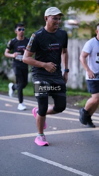 Runner Photo 1614742