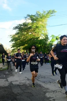 Runner Photo 1614800