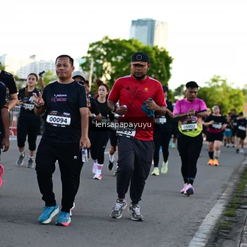 Runner Photo 1615021