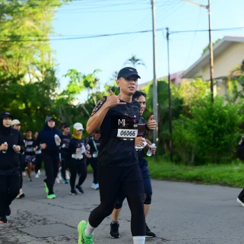 Runner Photo 1615043