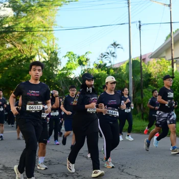 Runner Photo 1615069