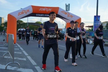 Runner Photo 1615083