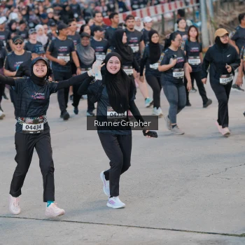 Runner Photo 1615084