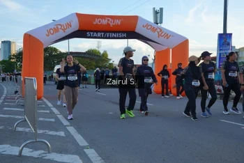 Runner Photo 1615129