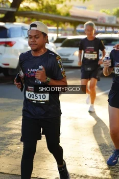 Runner Photo 1615131