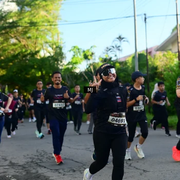 Runner Photo 1615184