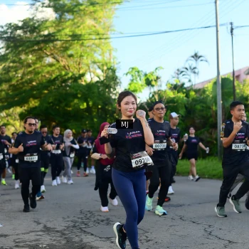 Runner Photo 1615200