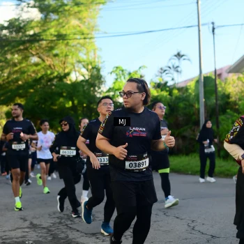 Runner Photo 1615229