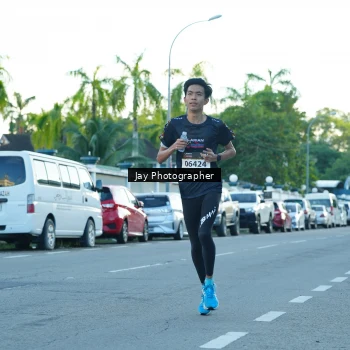 Runner Photo 1615236