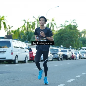 Runner Photo 1615250